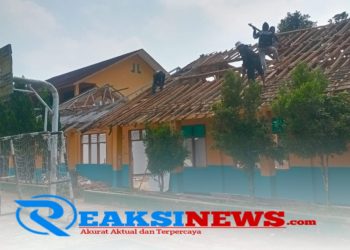 Proyek Pembangunan di SMPN 3 Kota Sukabumi Tanpa Papan Proyek, Mandor Berujar Ini Proyek E Katalog tak ada biaya nya