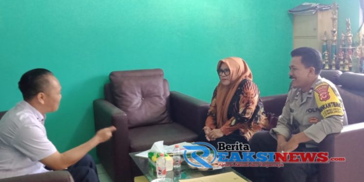 Giat Sambangi ke Sekolah Bhabinkamtibmas Polsek Lembursitu Berikan Himbauan Kamtibmas