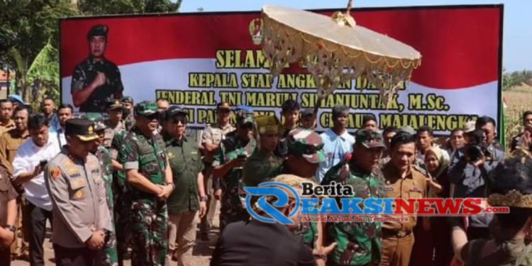 Kapolres Majalengka Hadiri Kegiatan Panen Raya dan Launching Program Ketahanan Pangan Yayasan Persada Akmil 92 di Desa Cihaur