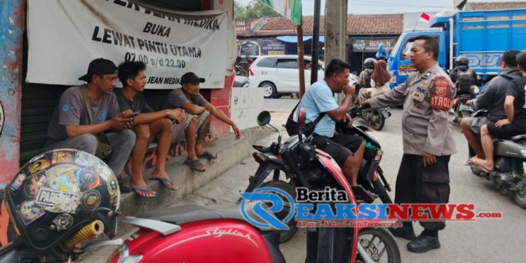 Sambangi Ojeg Pangkalan, Polsek Lembursitu Beri Himbauan Kamtibmas