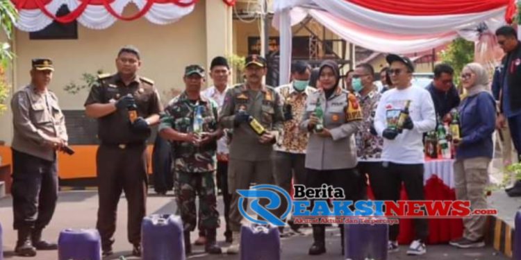 Polresta Cirebon Musnahkan Ribuan Miras Berbagai Merek Hasil KRYD dan Operasi Pekat
