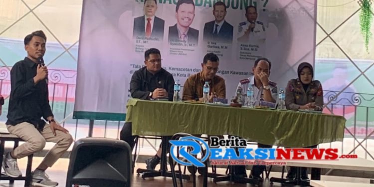 Himpunan Mahasiswa Islam (HMI) Cabang Bandung Menggelar Diskusi Tata Ruang Kota Bandung, Kemacetan dan Pendorongan Kawasan Industri di Kota Bandung dengan tema Kunaon Bandung?
