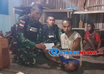 Peduli Sesama, Satgas Yonif 310/KK Melayat dan Beri Bantuan Untuk Keluarga Duka
