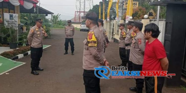 Kapolsek Citamiang Gelar Apel Pagi Sebagai Bentuk Kedisiplinan