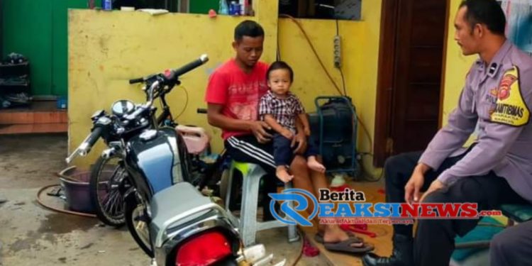 Wujudkan Kedekatan dengan Warga, Bhabinkamtibmas Jayaraksa Laksanakan Sambang