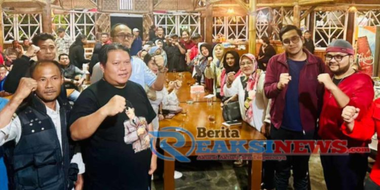 Deklarasi Dukungan Timses RKH kepada Pasangan Ayep Zaki dan Bobby Maulana