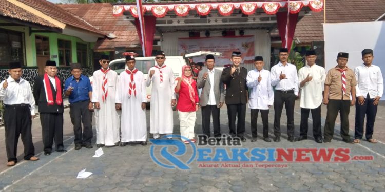 Peringati HUT RI, Warga Lembursitu RW 05 dan RW 06 Gelar Upacara Pengibaran Bendera