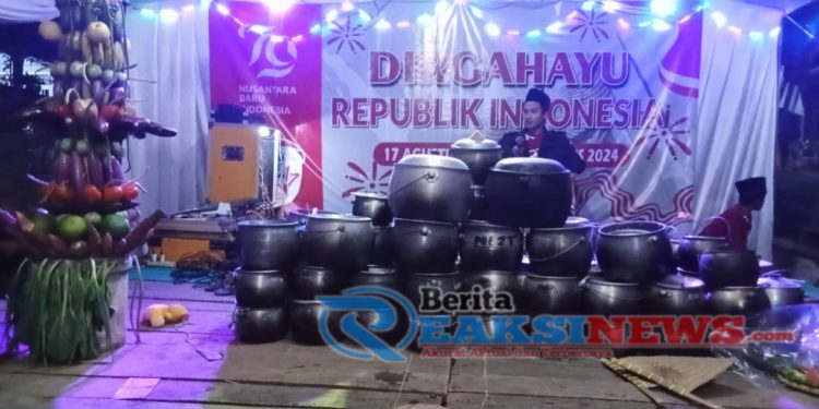 Tradisi santri, Mencintai NKRI ! Para Santri Nurul Irfan-Cibule Adakan Ngaliwet Bersama 79 Kastrol di Malam HUT RI ke-79