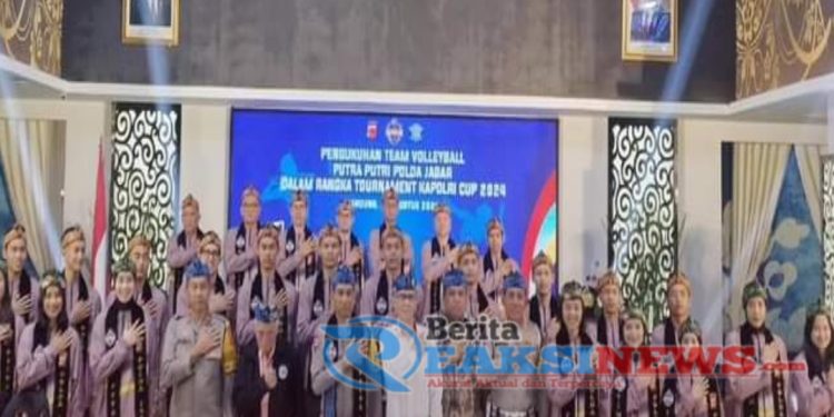 Kapolda Jabar Kukuhkan Tim Putra Dan Putri Bola Voli Jelang Kapolri Cup 2024
