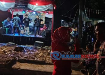 Patroli Malam, Polsek Baros Singgah Berikan Rasa Aman dan Nyaman Giat Memeriahkan HUT Kemerdekaan RI ke-79 Warga Pangkalan Rw. 06
