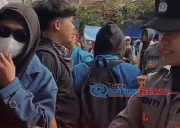 Polres Garut Kawal Aksi Demo Dengan Humanis