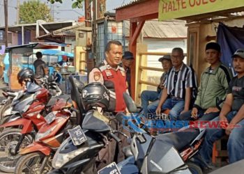 Sambangi Ojeg Pangkalan, Polsek Lembursitu Beri Himbauan Kamtibmas