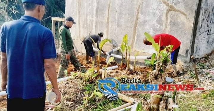 Satgas TMMD Ke-121 Kodim 0622/Kab. Sukabumi buatkan MCK untuk masyarakat Desa Cicareuh Kec. Cikidang Kab. Sukabumi