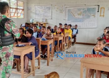 Bina Generasi Muda Di Pegunungan Bintang, Satgas Yonif 310/KK Berikan Ekstrakurikuler