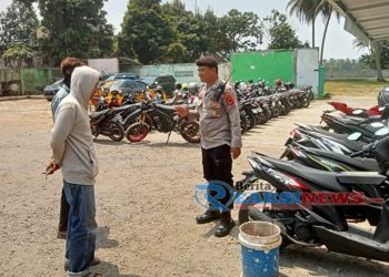 Wujudkan Kamtibmas yang Aman, Anggota Polsek Lembursitu Patroli Sambang dan Dialogis Juru Parkir