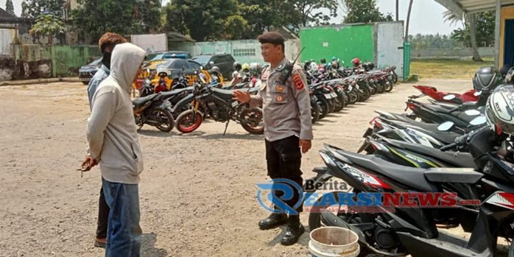 Wujudkan Kamtibmas yang Aman, Anggota Polsek Lembursitu Patroli Sambang dan Dialogis Juru Parkir