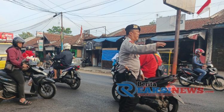 Pelayanan Prima Rutin Gatur Pagi Polsek Lembursitu