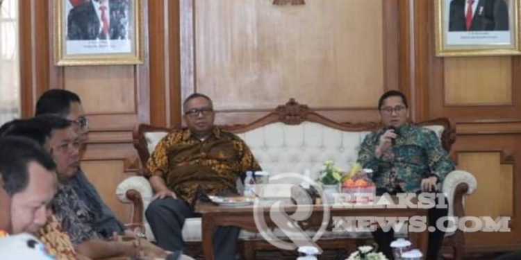 Serah Terima Alun Alun Gado Bangkong, Bupati Komitmen Pemerintah Menyejahterakan Masyarakat