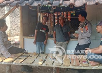 Wujud Nyata Kedekatan POLRI Dengan Warga, Anggota Polsek Lembursitu Lakukan Sambang Kepada Warga Binaan
