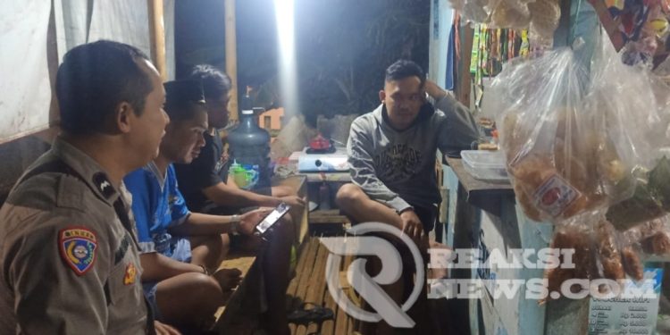 Patroli Malam hari, Cegah Gangguan Kamtibmas di Wilayah Polsek Lembursitu