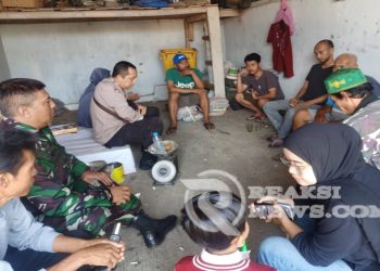 Sinergitas TNI – POLRI, Silaturahmi bersaman Warga Jeruknyelap Wilayah Kelurahan Situmekar