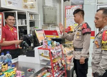 Patroli sambang Alfamart dan Indomaret beri himbauan kamtibmas
