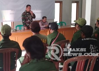 Babinsa Bantarkalong Berikan Penyuluhan Kedisplinan Kepada Linmas Sebagai Binaannya