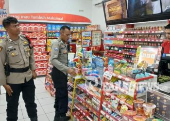 Patroli sambang Alfamart dan Indomaret Berikan Himbauan Kamtibmas