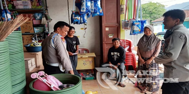 Wujudkan Kebersamaan, Personil Polsek Lembursitu Efektifkan Patroli Dialogis Warga Masyarakat