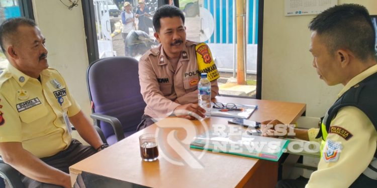 Giat Bhabinkamtibmas Lembursitu Sambangi Security PLN