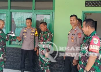 Kapolsek Sambangi Makoramil 2203/Warungkiara Berikan Ucapan Selamat HUT TNI ke 79