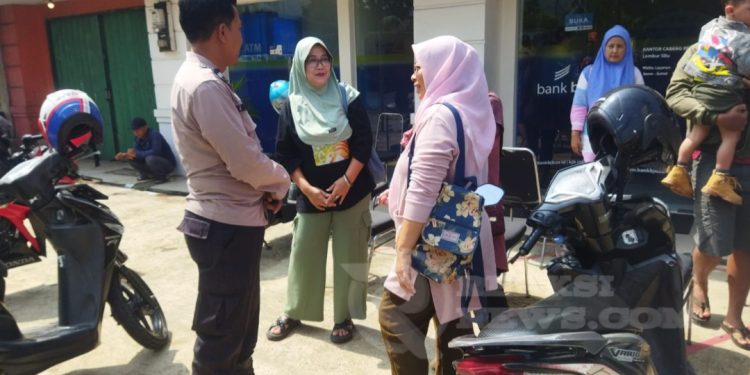 Bhabinkamtibmas Polsek Lembursitu Sambangi ibu ibu