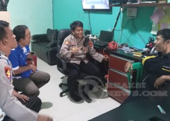 Anggota Polsek Lembursitu, Sambang dan Dialogis Ciptakan Lingkungan Kondusif