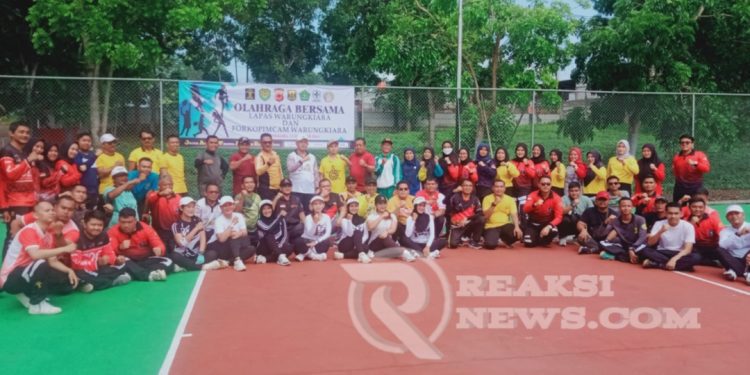 Jaga Sinergitas Antar Lembaga, Koramil Warungkiara Andil Dalam Senam Yang Digelar Lapas Kelas IIA