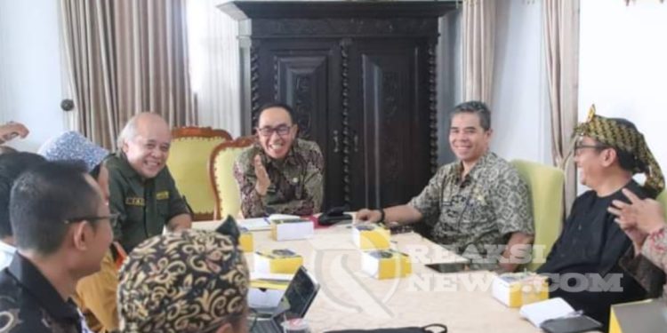 Sekda Terima Yayasan Bumi Karuhun Kadudampit, Bahas Festival Nusantara “Aku dan Bambu”