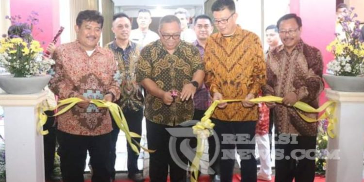 Resmikan Pasar Modern Terminal Cibadak, Bupati Sukabumi Yakin Akan Berkembang Pesat