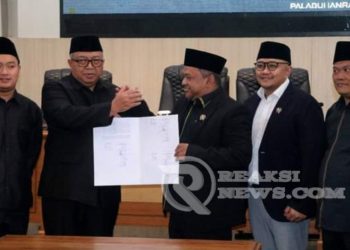 Bupati Sukabumi Hadiri Paripurna DPRD, Agenda Penetapan dan Penyampaian Nota Pengantar Raperda