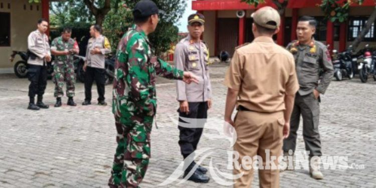 Demi Terciptanya Pilkada Yang Damai, Danramil 2203/Warungkiara Laksanakan Komsos Dengan Forkopimcam