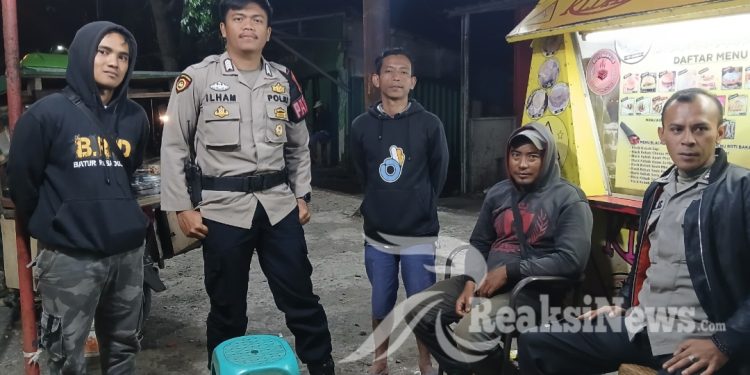 Anggota Polsek Lembursitu Intensifkan Patroli Malam hari, Jaga Kamtibmas Tetap Kondusif