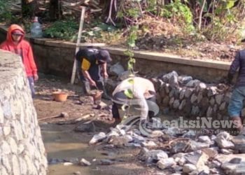 Kurangnya Pengawasan Pekerjaan Proyek Peningkatan Jaringan Irigasi Tidak Memakai APD Yang Lengkap❗