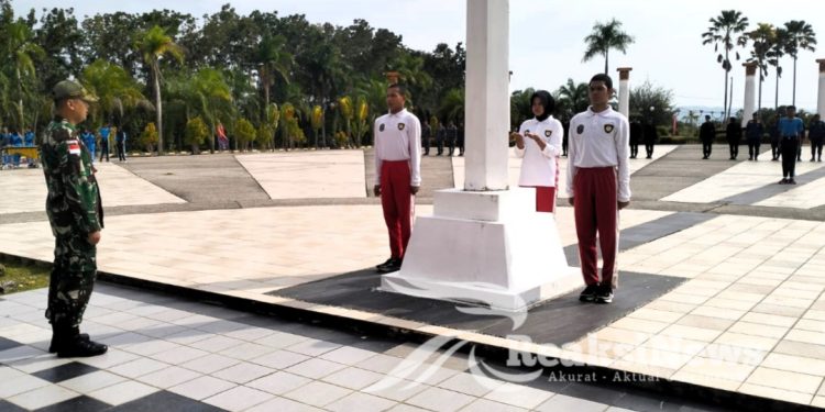 Jelang Peringati Hari Sumpah Pemuda, Satgas Pamtas Yonarmed 11 Kostrad Melatih Paskibraka Kabupaten Nunukan