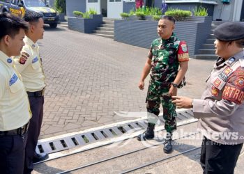 Perkuat Sinergitas TNI-Polri, PS Kanit Patroli bersama Babinsa Sambang ke Security secara bersama