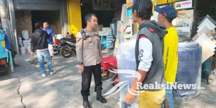 Guna menciptakan Keamanan dan Kondusif Dalam Menghadapi Tahapan Pilkada Serentak 2024, Polsek Citamiang Patroli Dialogis