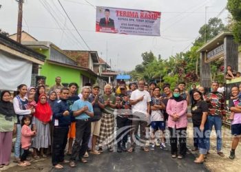 Aspirasi Anggota DPRD Teddy Setiadi Realisasi Perbaikan Jalan dan Lapang Volly Desa Parakansalak