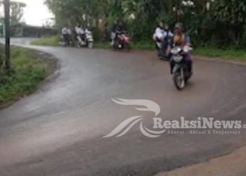 Dampak Cut and Fill Lapang Walagri Parakansalak, Seorang Siswa Pengendara Motor Tergelincir Hingga Tersungkur Jatuh
