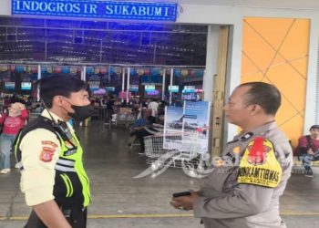 Sambang Kamtibmas, Bhabinkamtibmas Sudajayahilir Serukan Pemilu Damai 2024 bersama Security Indogrosir