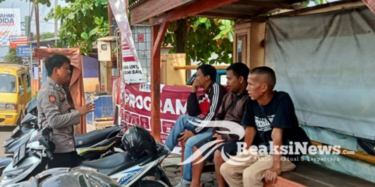 Sambangi Pangkalan Ojek, Patroli Polsek Lembursitu Berikan Himbauan Kamtibmas