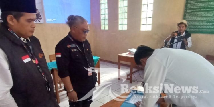 Ratusan PTPS Tingkat Kecamatan Warungkiara Dilantik Panwascam