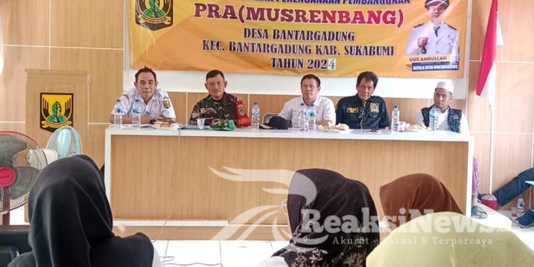 Sertu Didik Susanto Hadiri Rapat Pra Musrenbang Desa Bantargadung