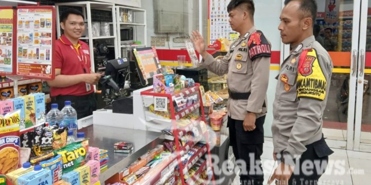 Patroli Sambang Alfamart dan Indomart beri Himbauan Kamtibmas